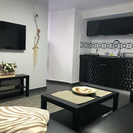 Cozy Modern Apartment Near The Sea In City Center Νετάνια Εξωτερικό φωτογραφία